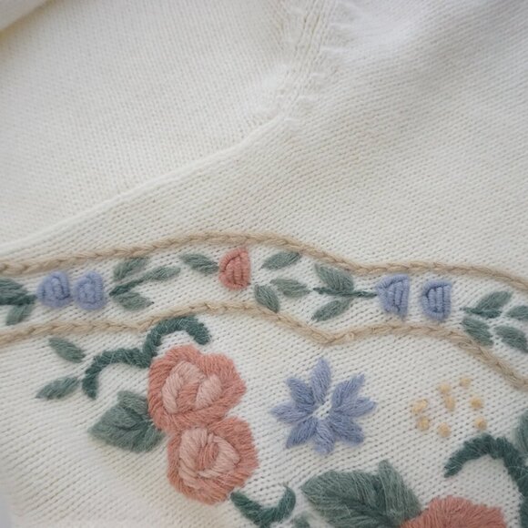 Vintage Alfred Dunner Cream w Embroidered Floral Fine Knit Mock Sweater S - Picture 11 of 12